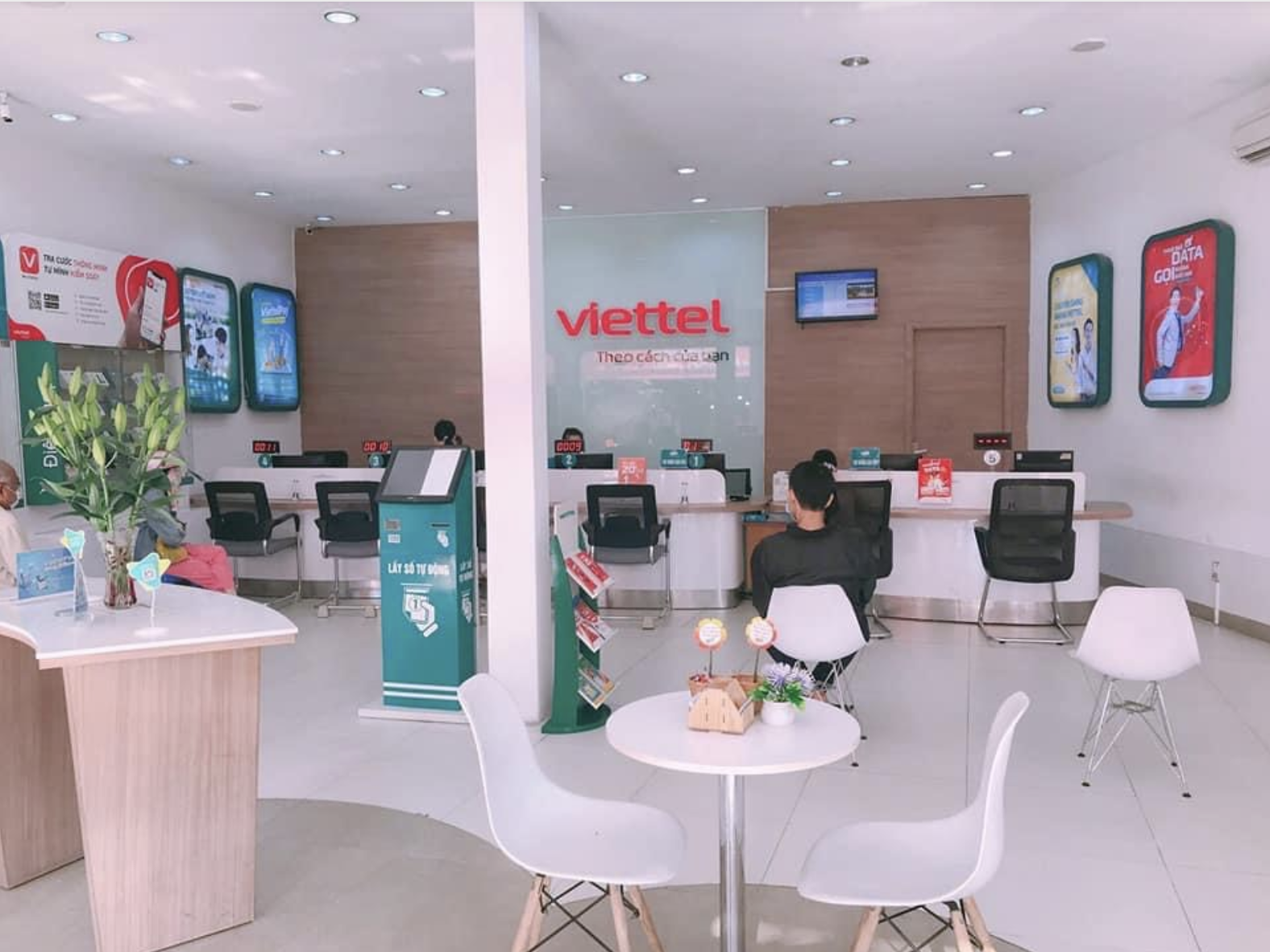 cửa hàng Viettel Huyện Hoành Bồ
